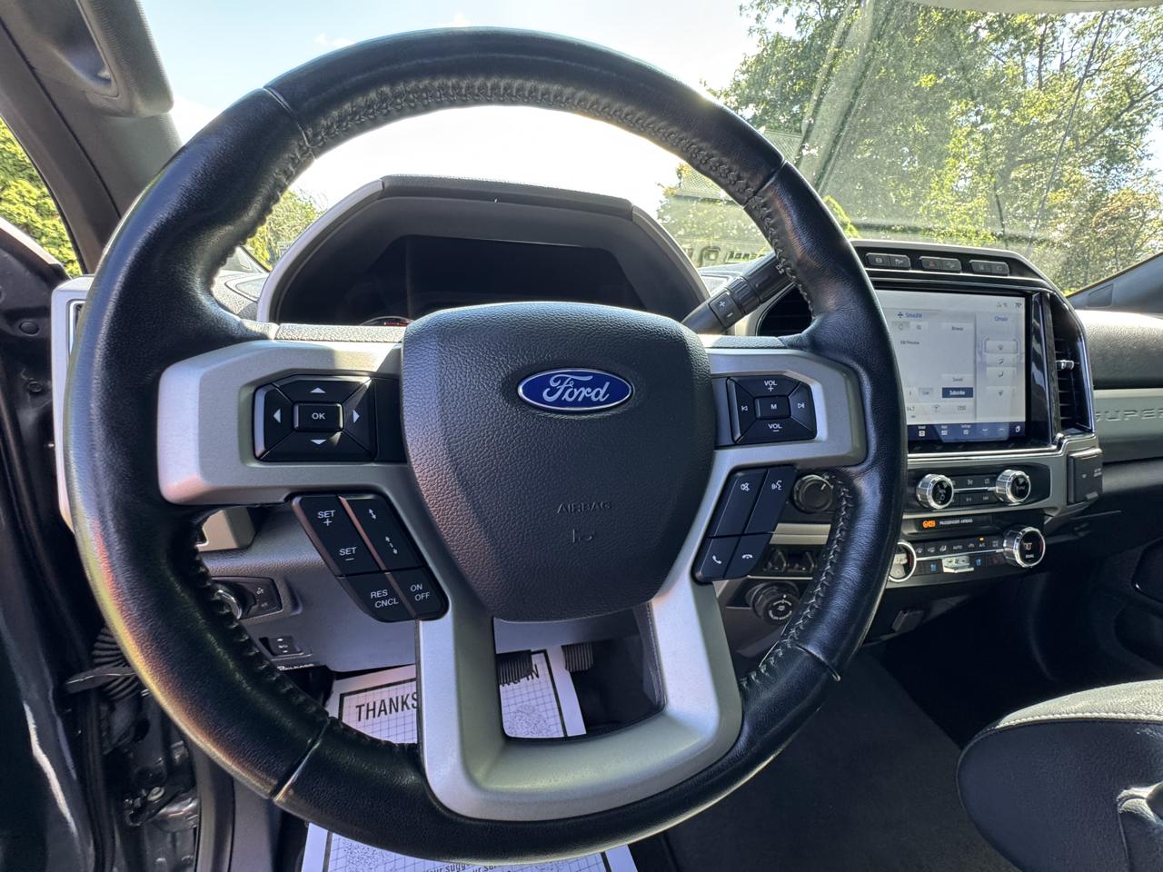 Ford Super Duty F-350 SRW Lariat 4WD Crew Cab 8' Box 2022