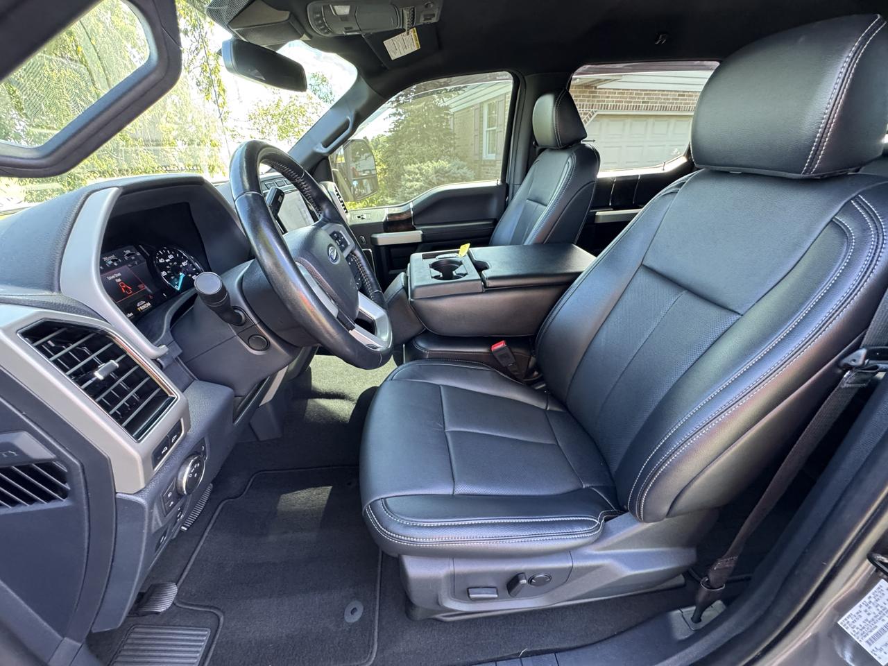 Ford Super Duty F-350 SRW Lariat 4WD Crew Cab 8' Box 2022
