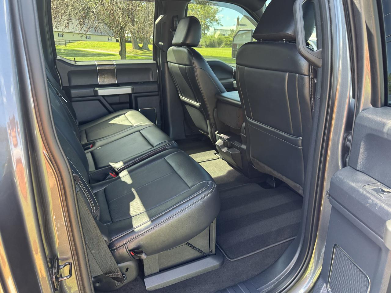 Ford Super Duty F-350 SRW Lariat 4WD Crew Cab 8' Box 2022