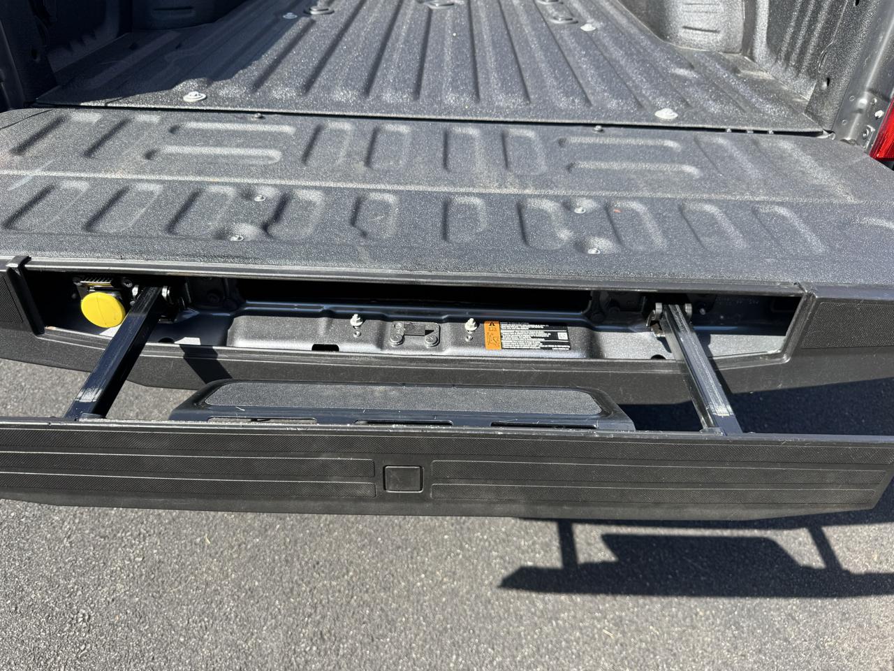 Ford Super Duty F-350 SRW Lariat 4WD Crew Cab 8' Box 2022