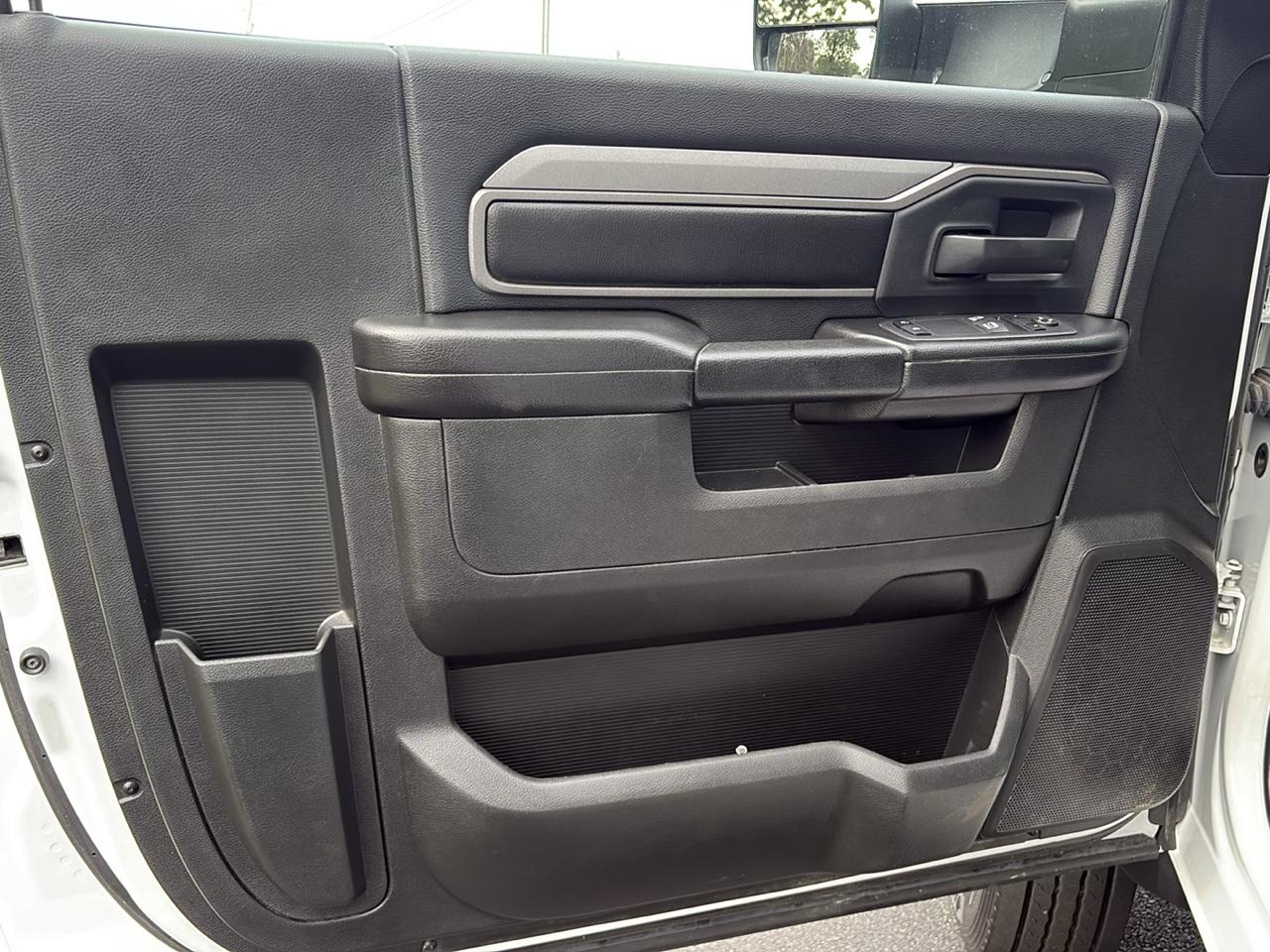 RAM 5500 Chassis Cab Tradesman 4x4 Reg Cab 60" CA 144.5" WB 2020