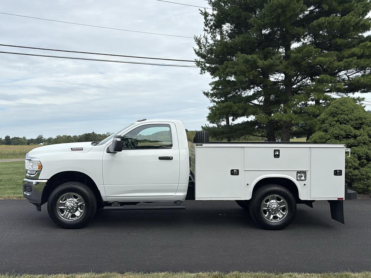 RAM 3500 Chassis Cab Tradesman 4WD Reg Cab 60" CA 143.5" WB 2024
