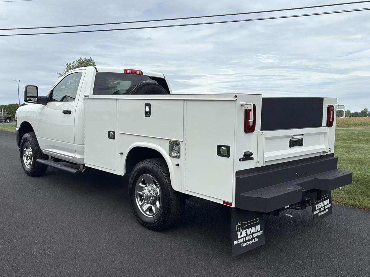 RAM 3500 Chassis Cab Tradesman 4WD Reg Cab 60" CA 143.5" WB 2024