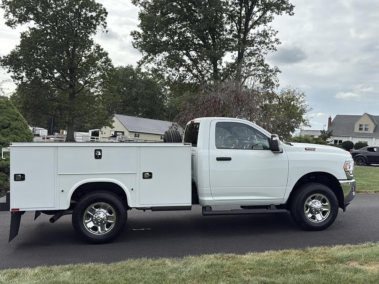 RAM 3500 Chassis Cab Tradesman 4WD Reg Cab 60" CA 143.5" WB 2024