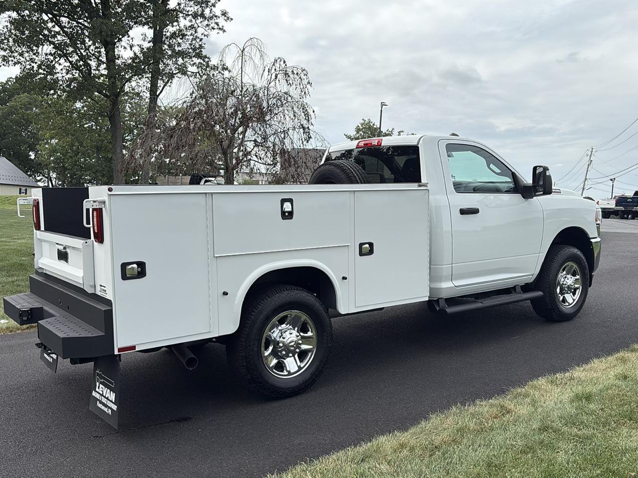 RAM 3500 Chassis Cab Tradesman 4WD Reg Cab 60" CA 143.5" WB 2024