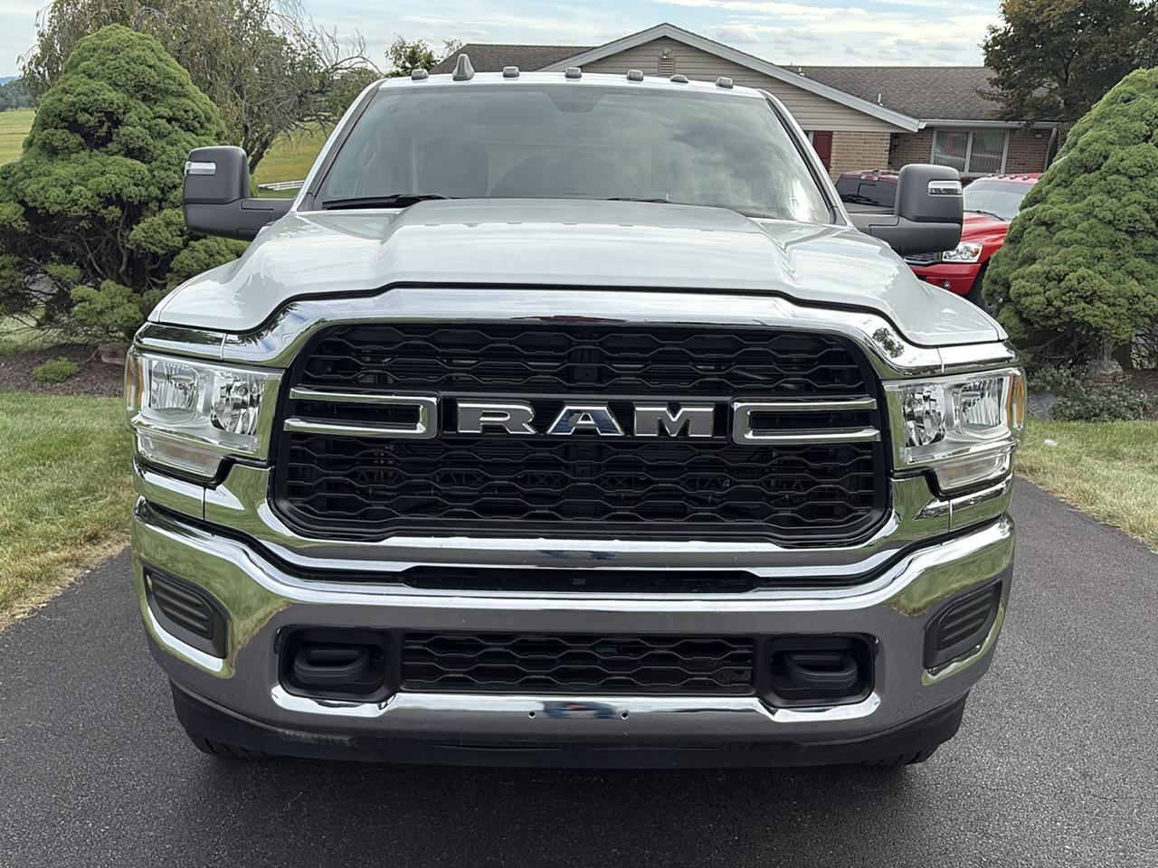 RAM 3500 Chassis Cab Tradesman 4WD Reg Cab 60" CA 143.5" WB 2024