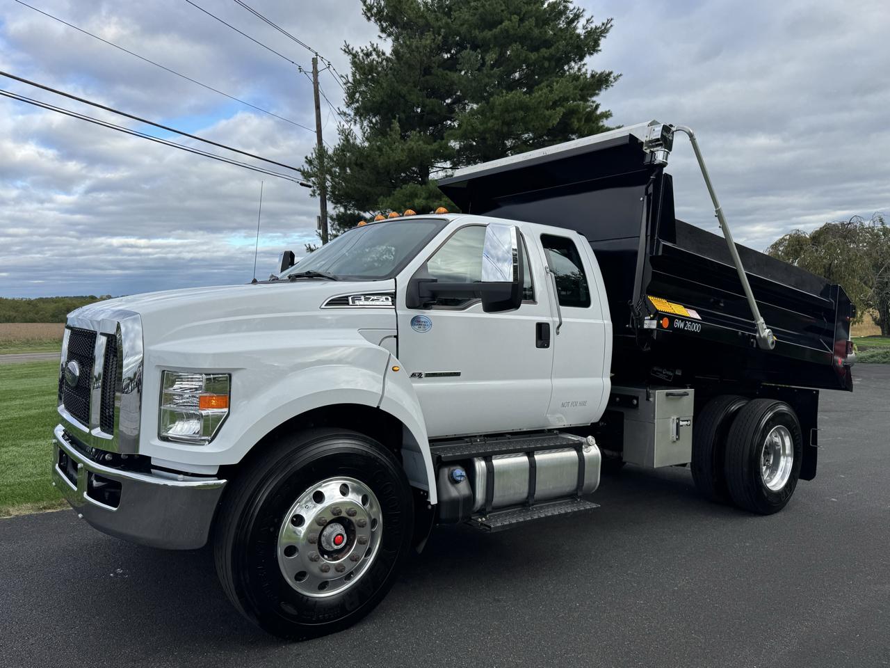 Ford F-750 Straight Frame SuperCab 2024