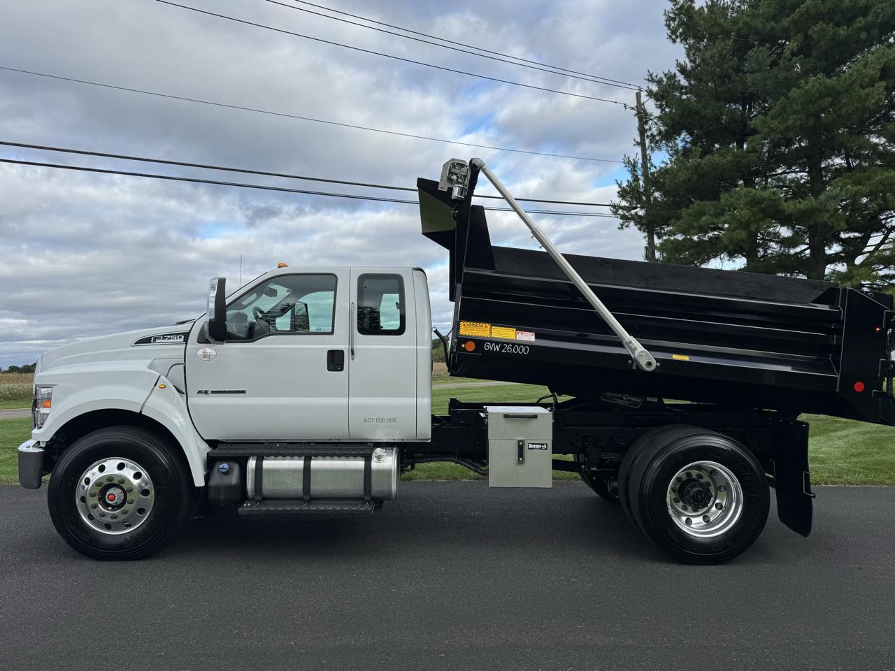 Ford F-750 Straight Frame SuperCab 2024