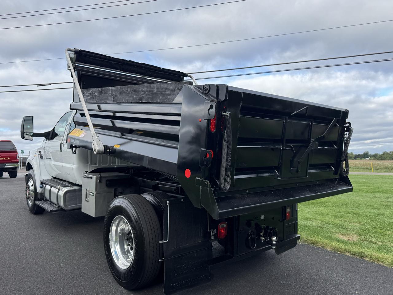 Ford F-750 Straight Frame SuperCab 2024
