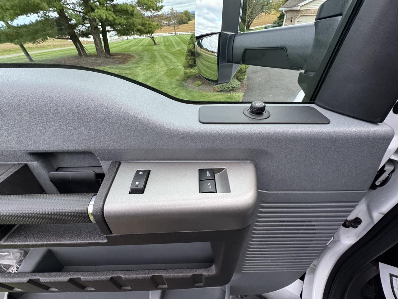 Ford F-750 Straight Frame SuperCab 2024