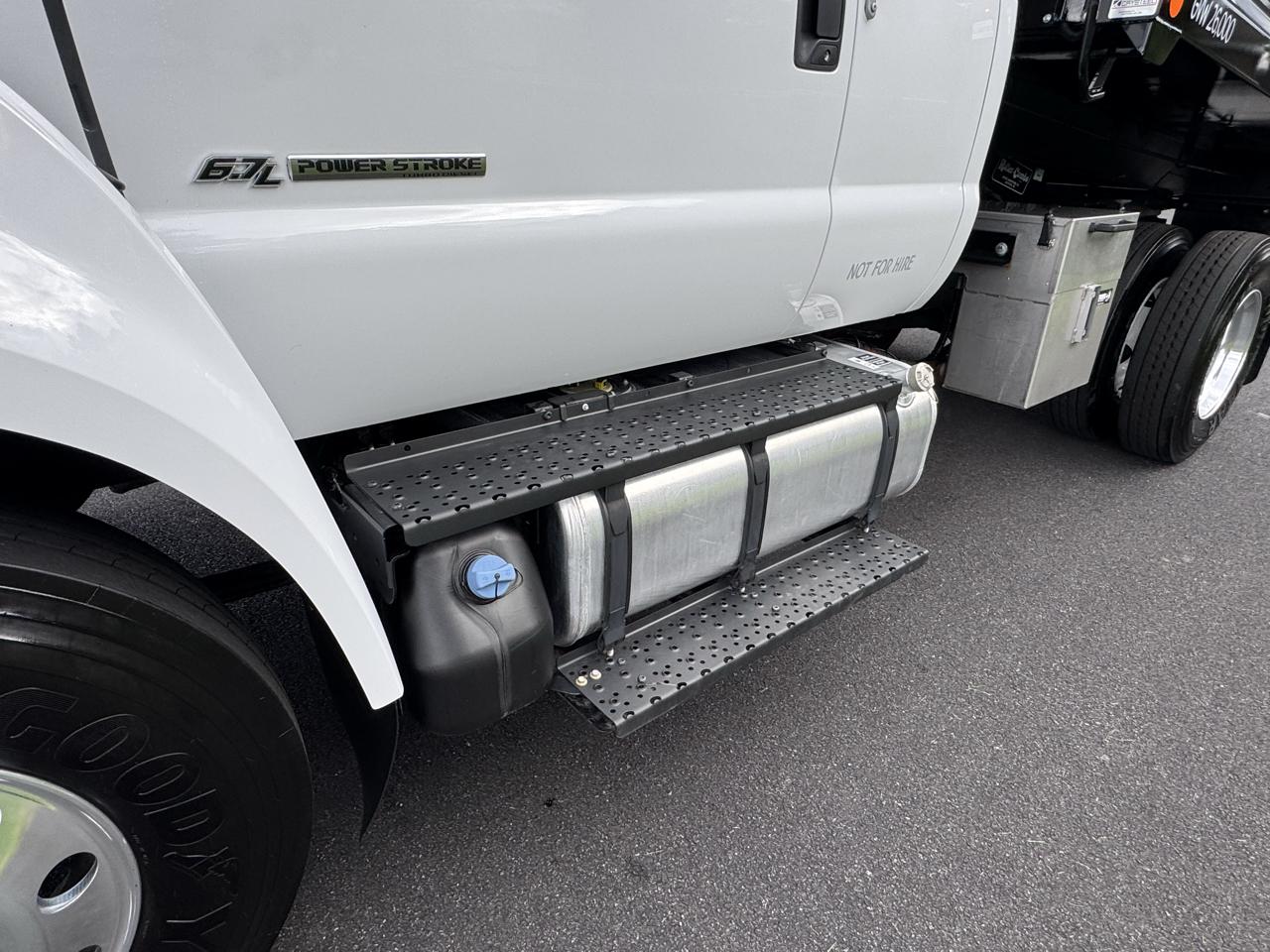 Ford F-750 Straight Frame SuperCab 2024