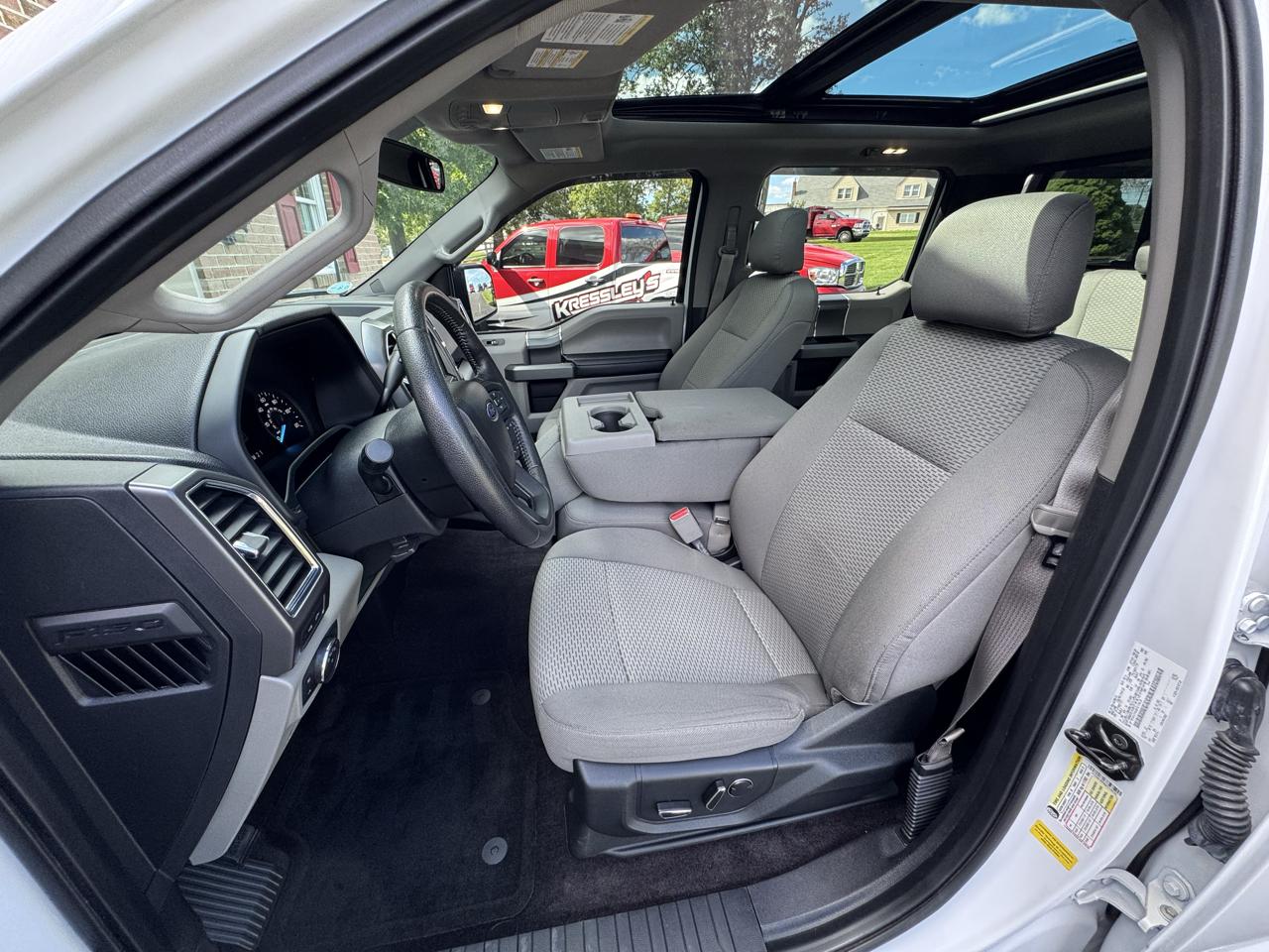 Ford F-150 4WD SuperCrew 145" XLT 2016