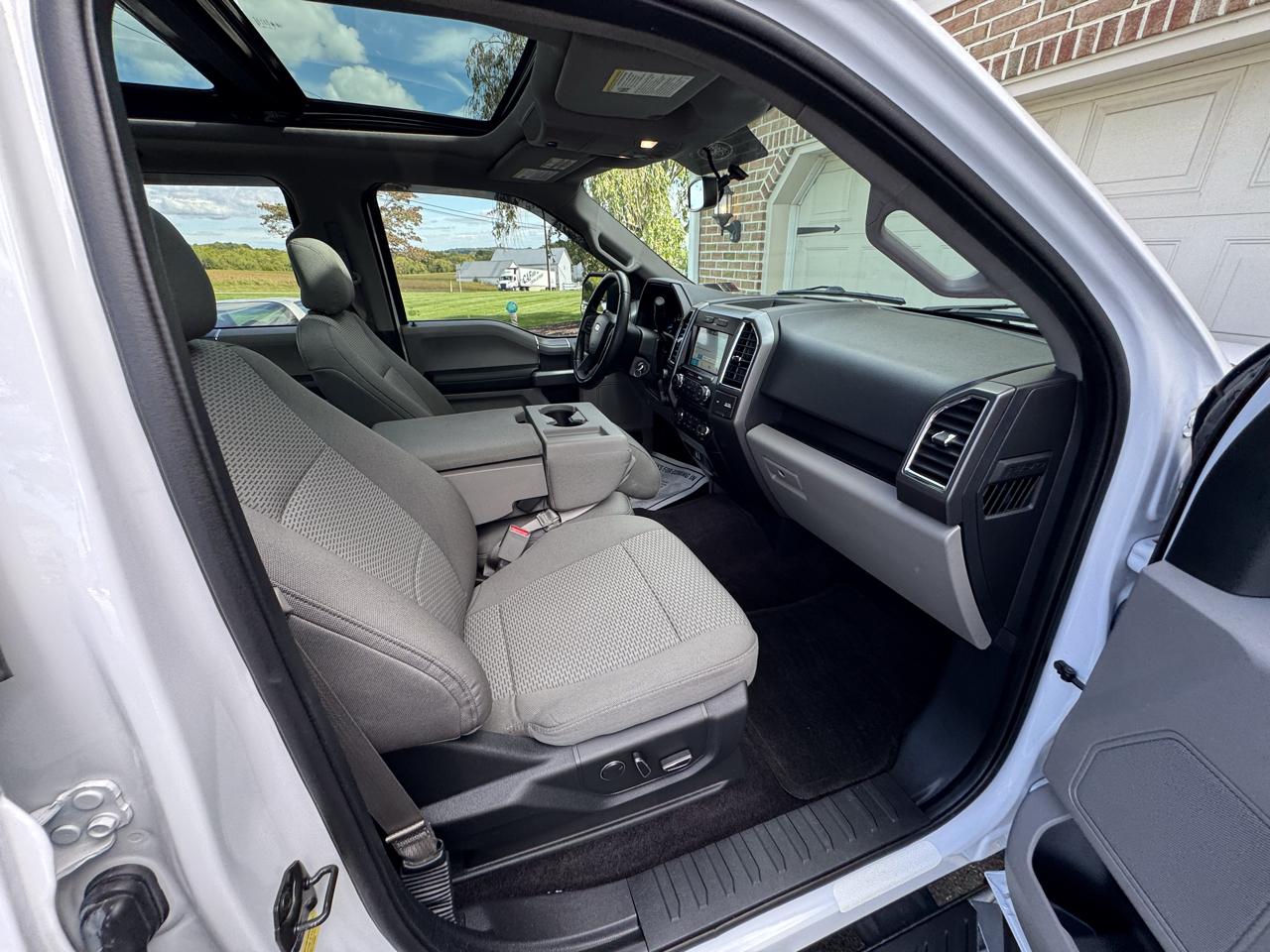 Ford F-150 4WD SuperCrew 145" XLT 2016
