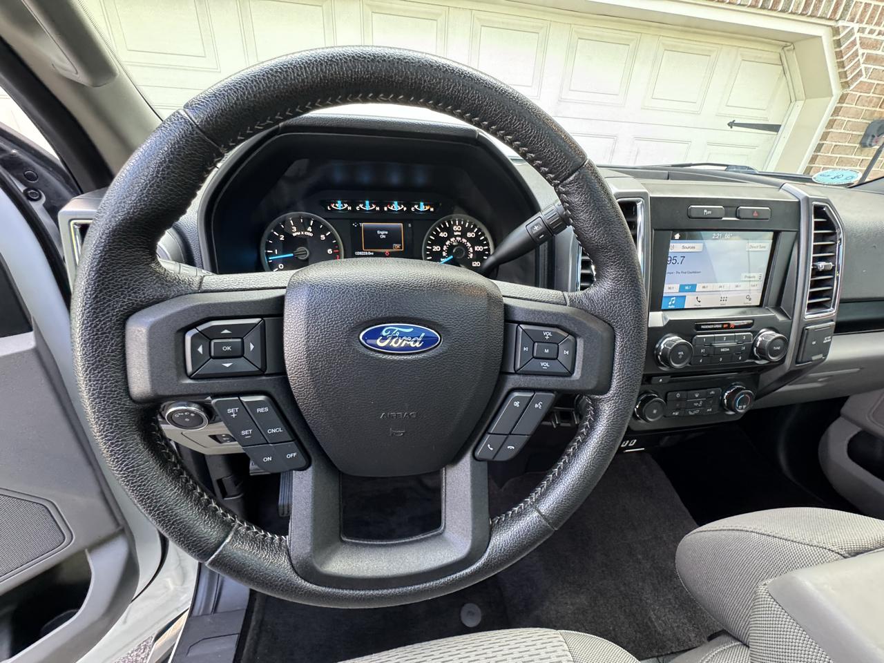 Ford F-150 4WD SuperCrew 145" XLT 2016
