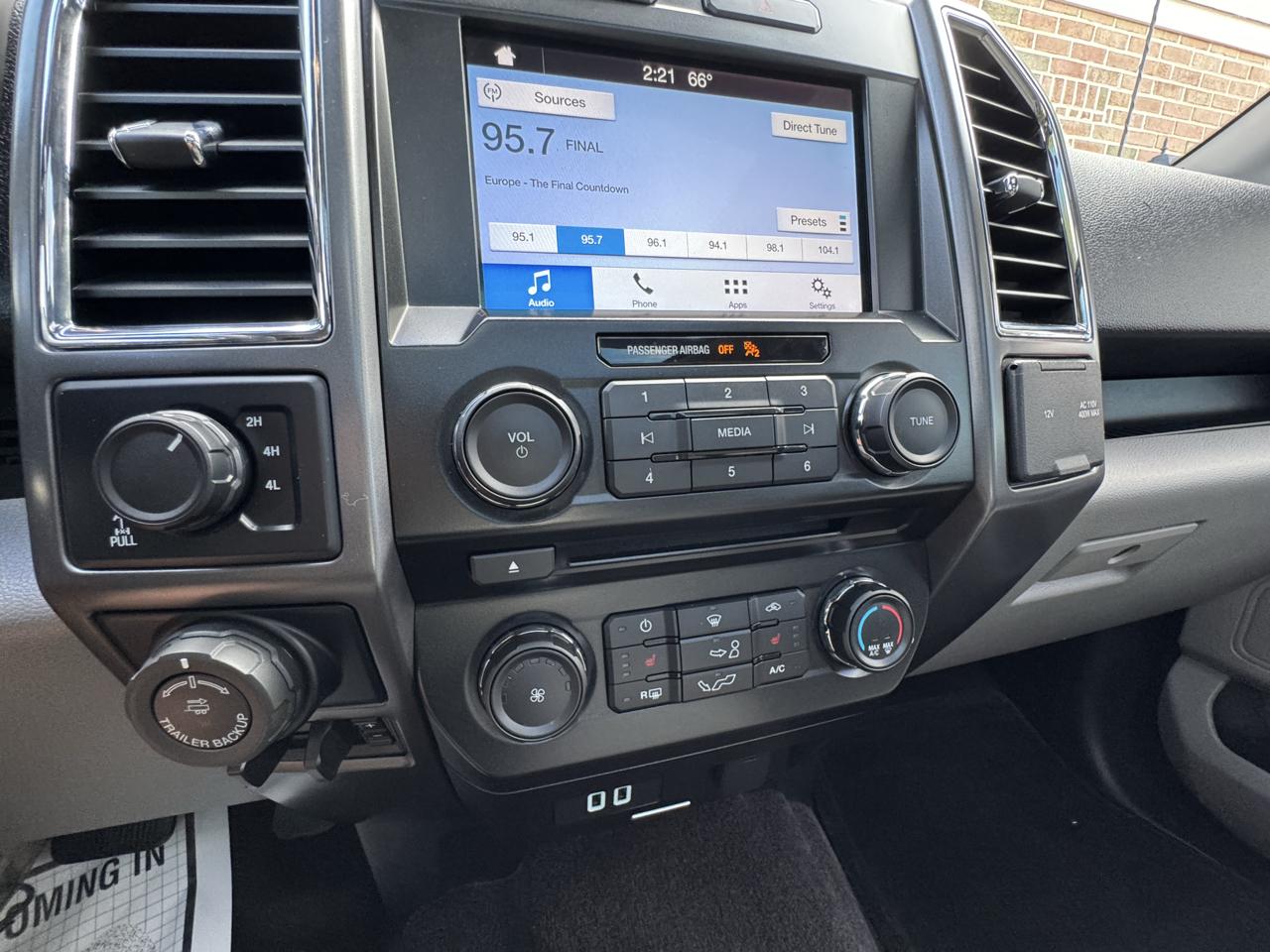 Ford F-150 4WD SuperCrew 145" XLT 2016
