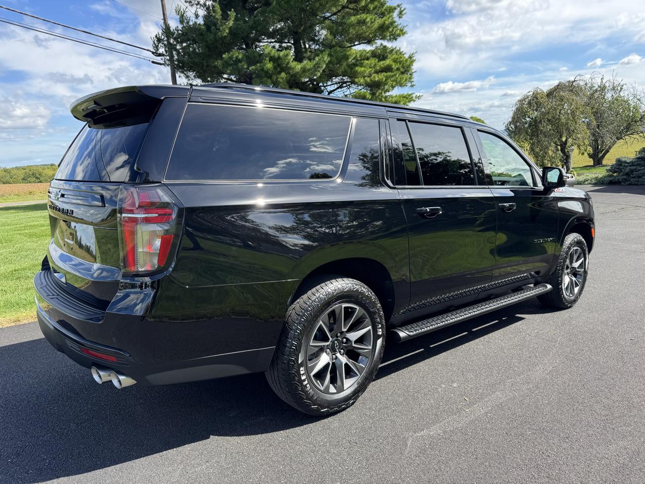 Chevrolet Suburban 4WD 4dr Z71 2023