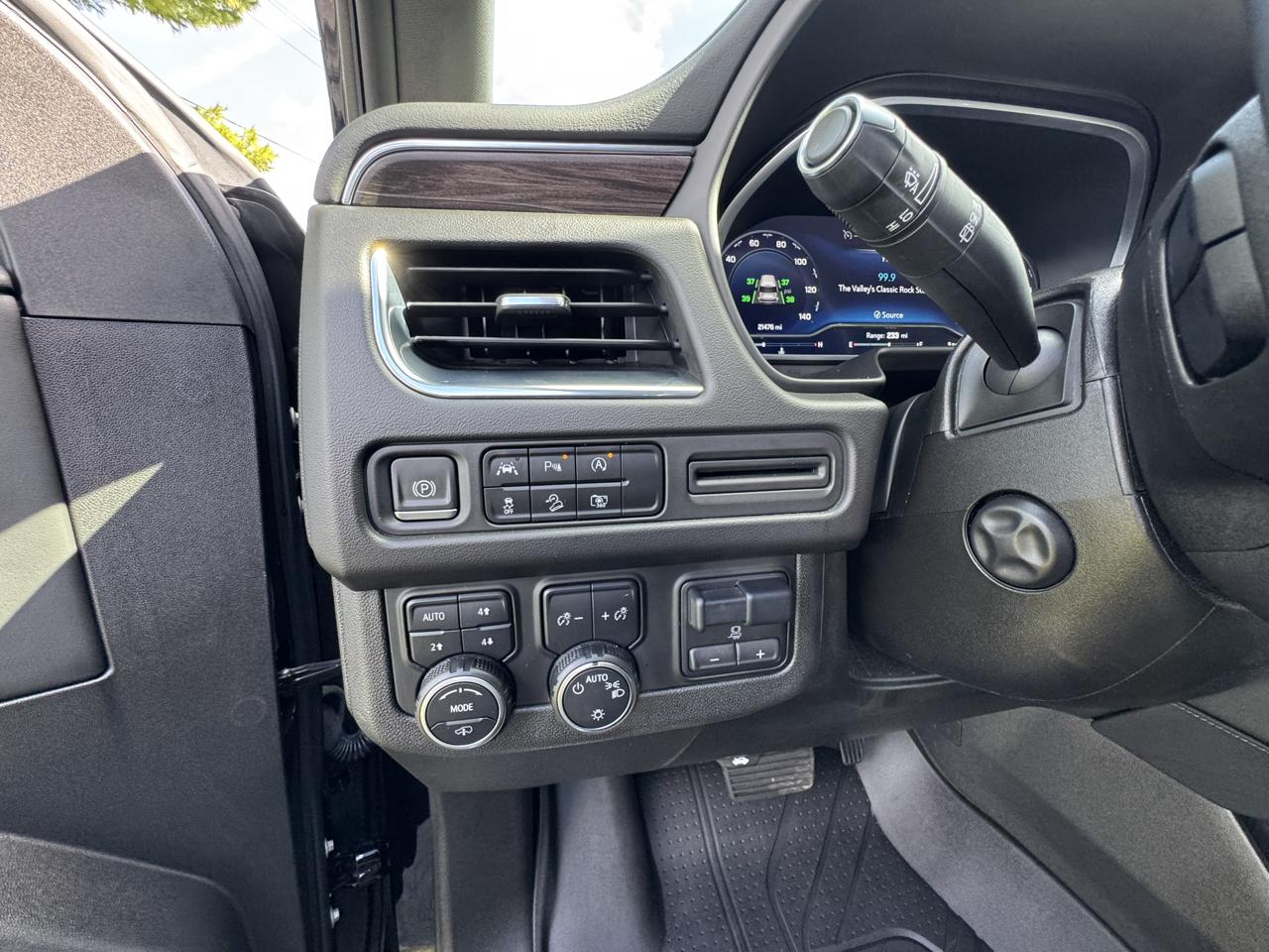Chevrolet Suburban 4WD 4dr Z71 2023