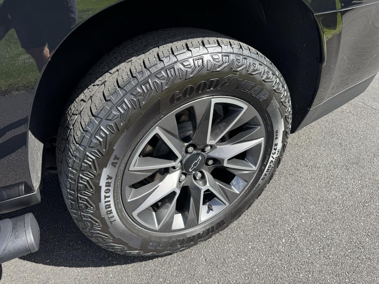 Chevrolet Suburban 4WD 4dr Z71 2023