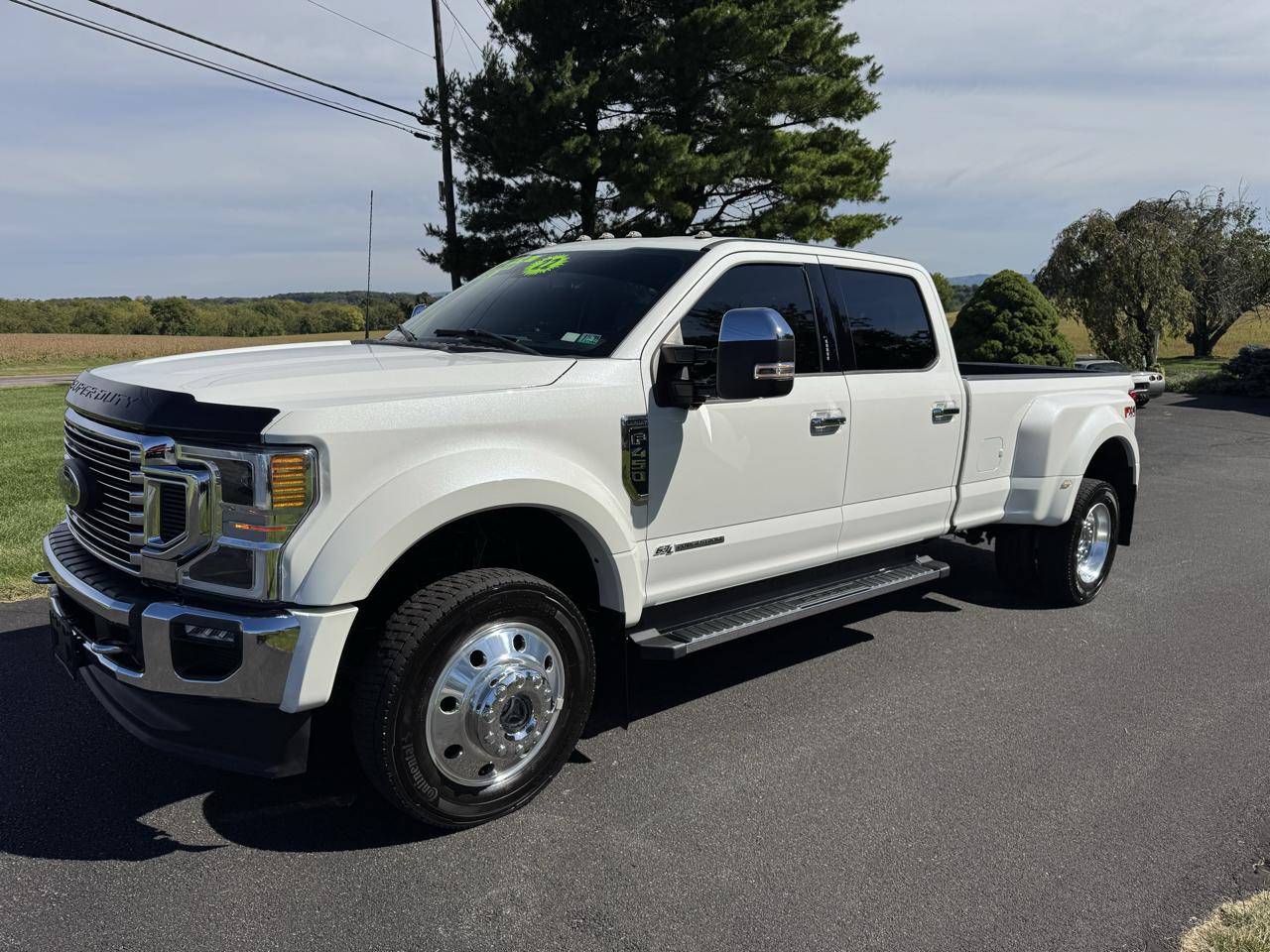 Ford Super Duty F-450 DRW Lariat 4WD Crew Cab 8' Box 2022