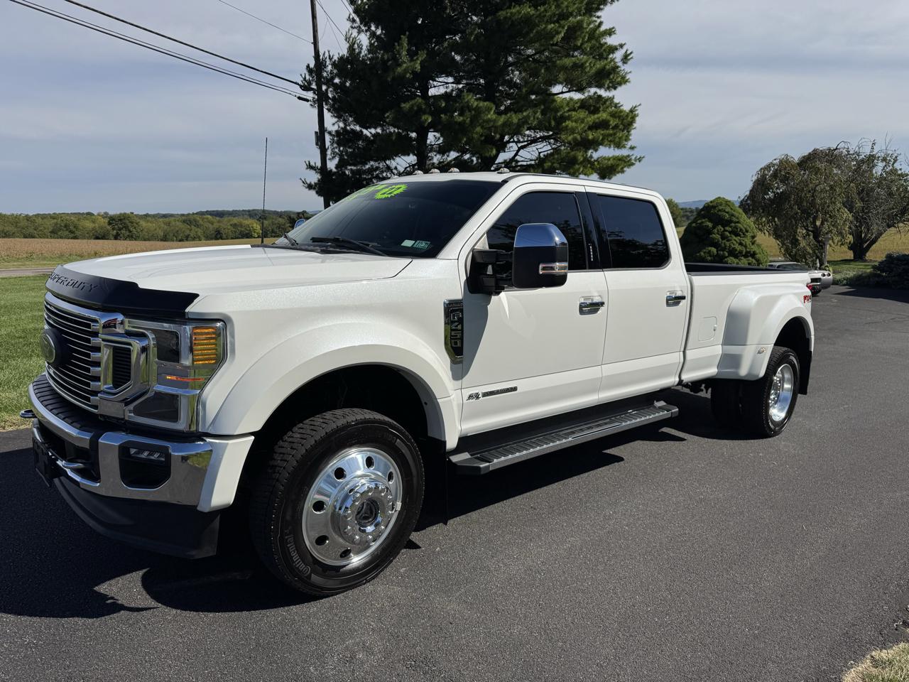 Ford Super Duty F-450 DRW Lariat 4WD Crew Cab 8' Box 2022