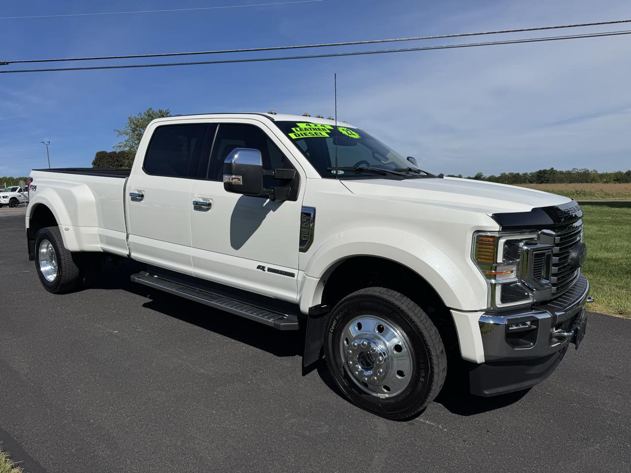 Ford Super Duty F-450 DRW Lariat 4WD Crew Cab 8' Box 2022