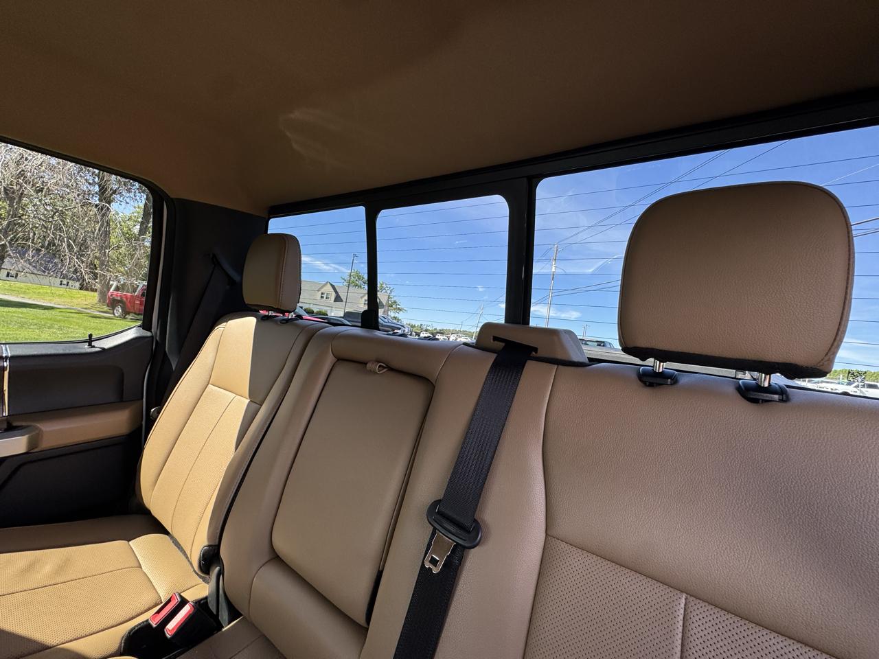Ford Super Duty F-450 DRW Lariat 4WD Crew Cab 8' Box 2022
