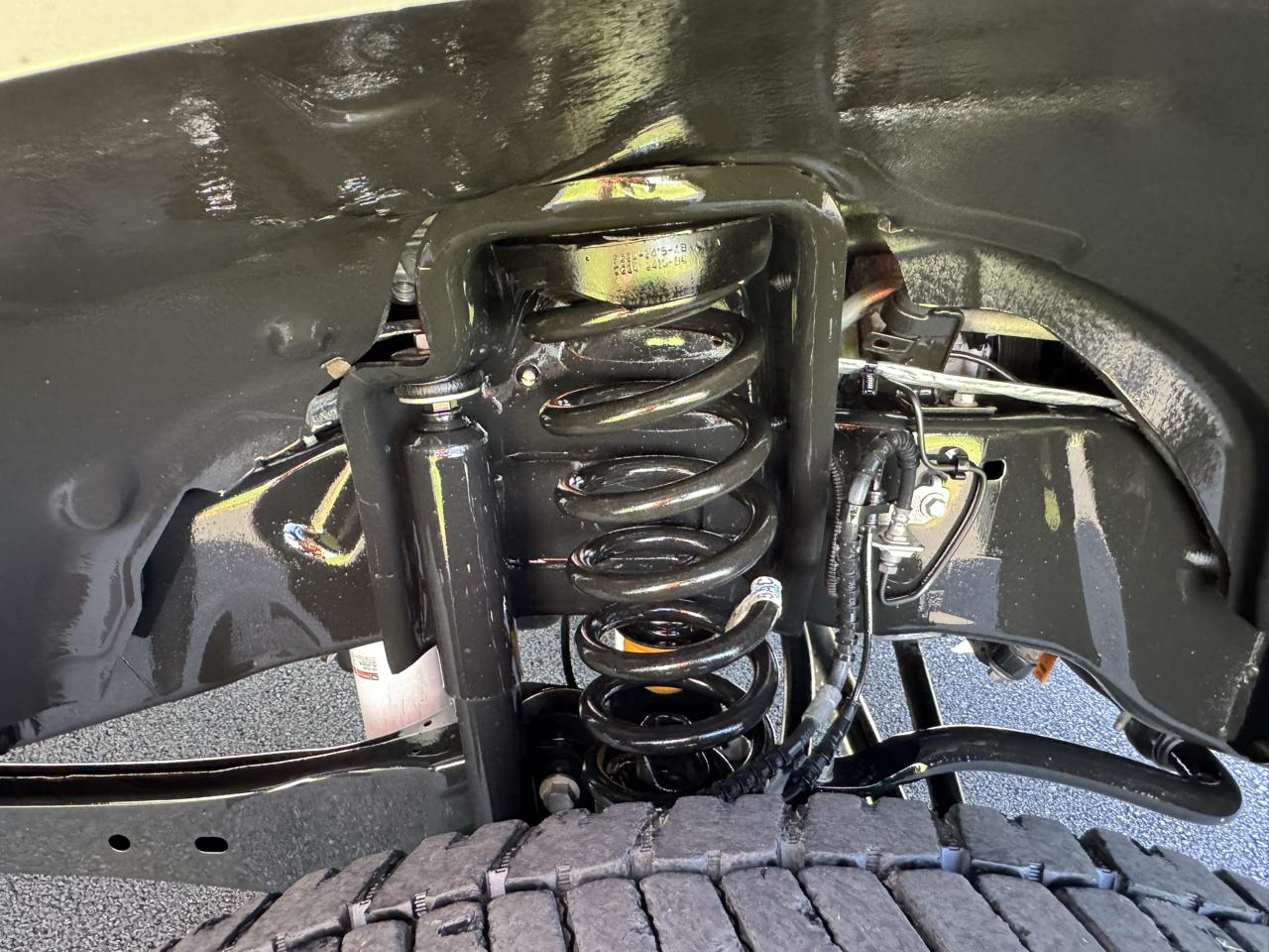 Ford Super Duty F-450 DRW Lariat 4WD Crew Cab 8' Box 2022