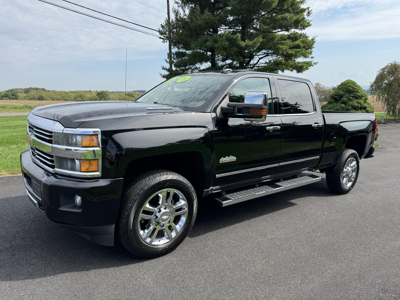 2015 Chevrolet Silverado 2500HD Built After Aug 14 4WD Crew Cab 153.7" High Country