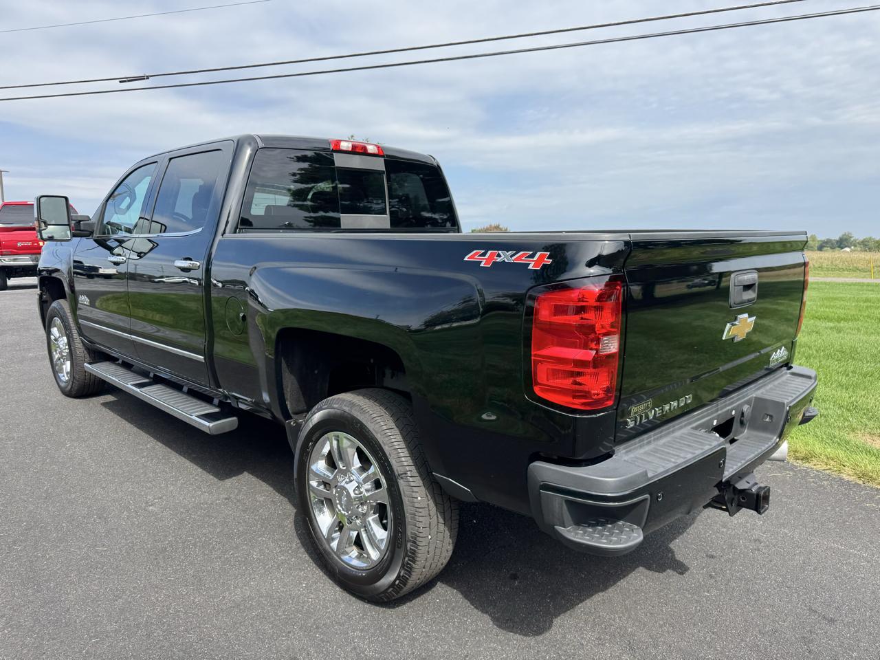Chevrolet Silverado 2500HD Built After Aug 14 4WD Crew Cab 153.7" High Country 2015