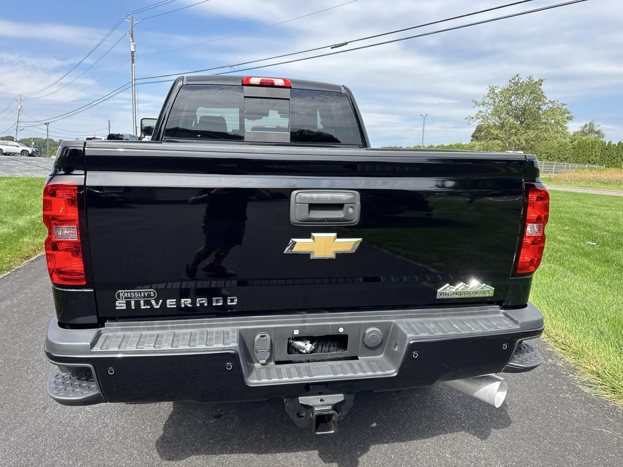 Chevrolet Silverado 2500HD Built After Aug 14 4WD Crew Cab 153.7" High Country 2015