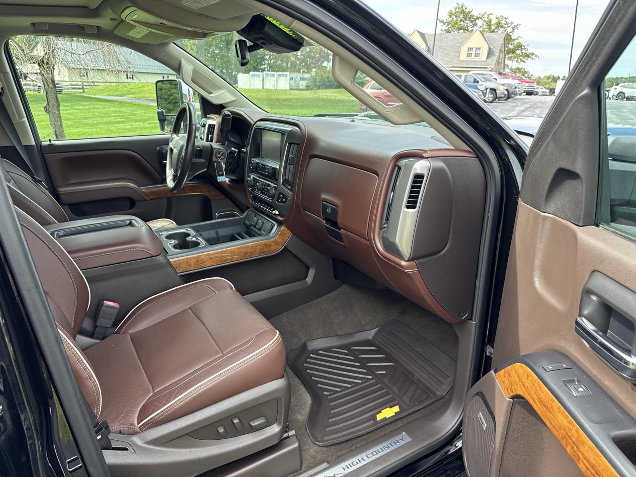 Chevrolet Silverado 2500HD Built After Aug 14 4WD Crew Cab 153.7" High Country 2015