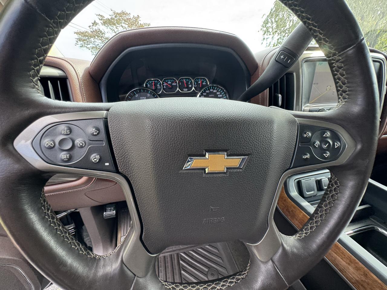 Chevrolet Silverado 2500HD Built After Aug 14 4WD Crew Cab 153.7" High Country 2015