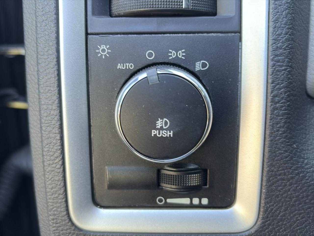 RAM 5500 2WD Reg Cab 204" WB 120" CA SLT 2012