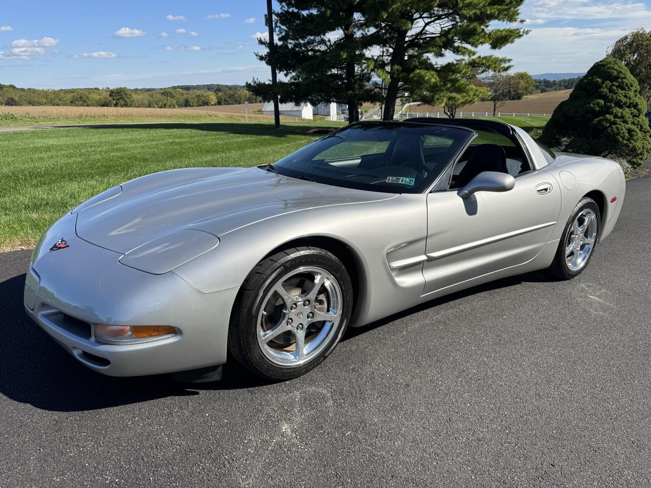 2004 Chevrolet Corvette 2dr Cpe