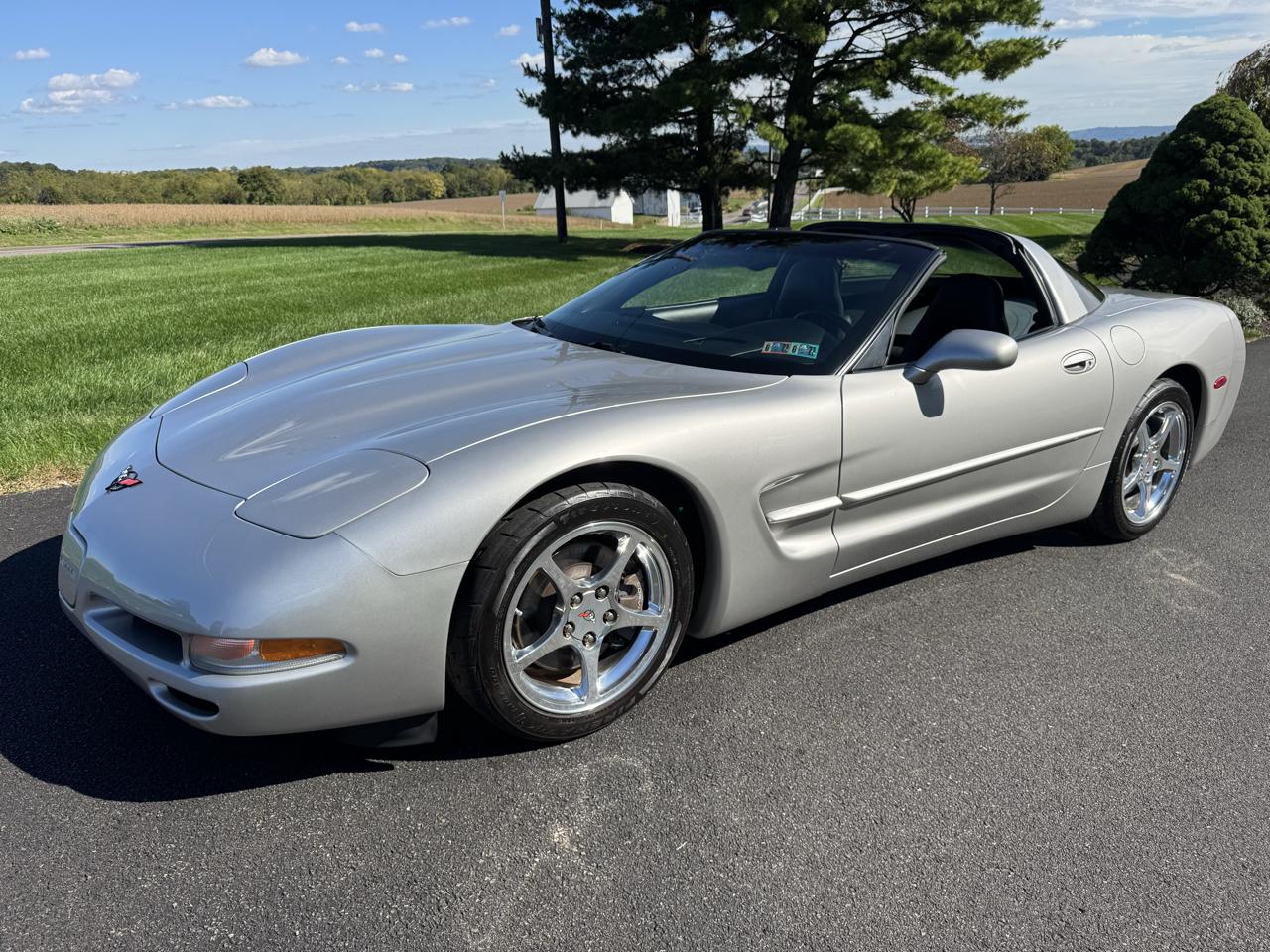 Chevrolet Corvette 2dr Cpe 2004
