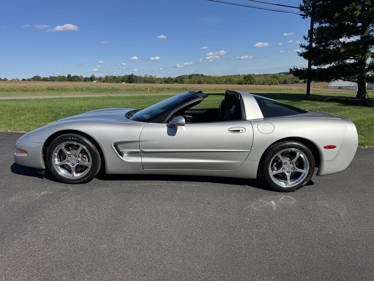 Chevrolet Corvette 2dr Cpe 2004
