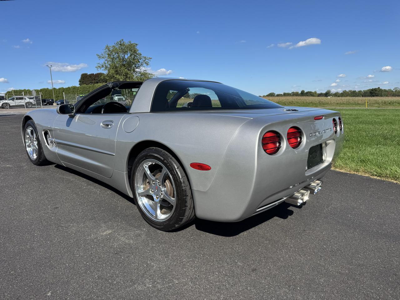 Chevrolet Corvette 2dr Cpe 2004