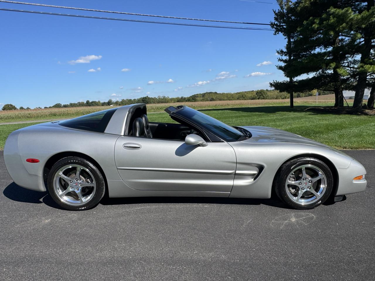Chevrolet Corvette 2dr Cpe 2004