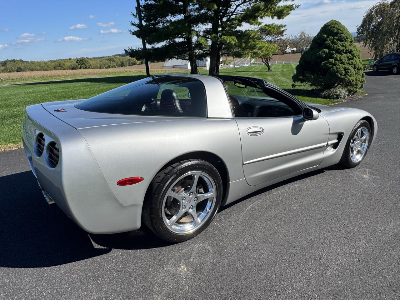Chevrolet Corvette 2dr Cpe 2004