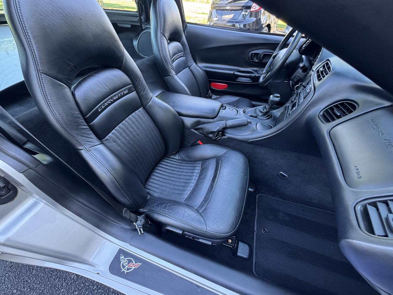 Chevrolet Corvette 2dr Cpe 2004