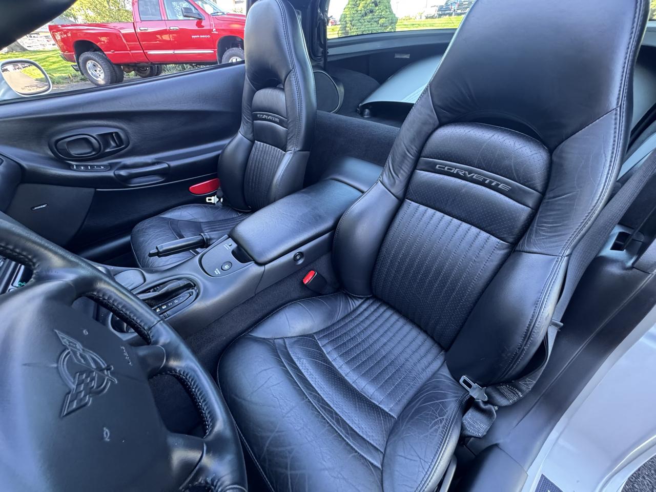Chevrolet Corvette 2dr Cpe 2004