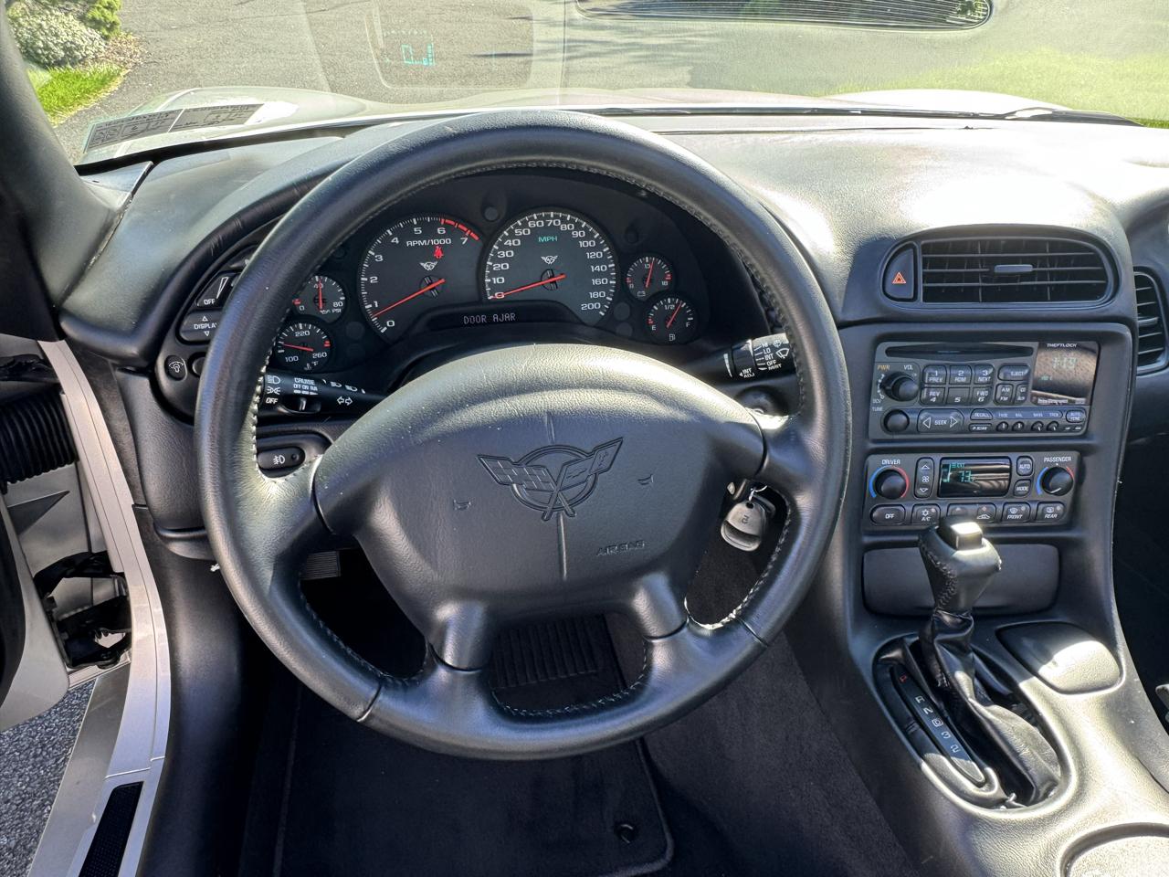 Chevrolet Corvette 2dr Cpe 2004