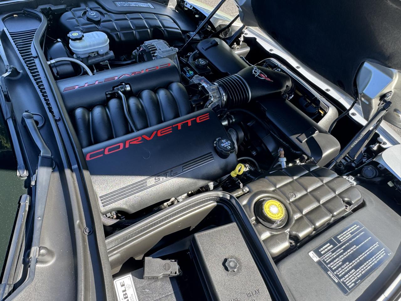 Chevrolet Corvette 2dr Cpe 2004