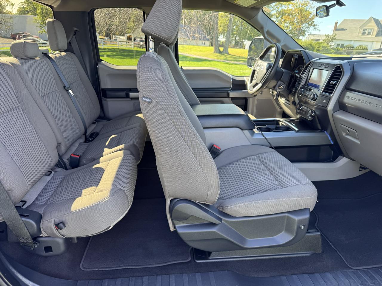 Ford Super Duty F-350 SRW XLT 4WD SuperCab 8' Box 2022