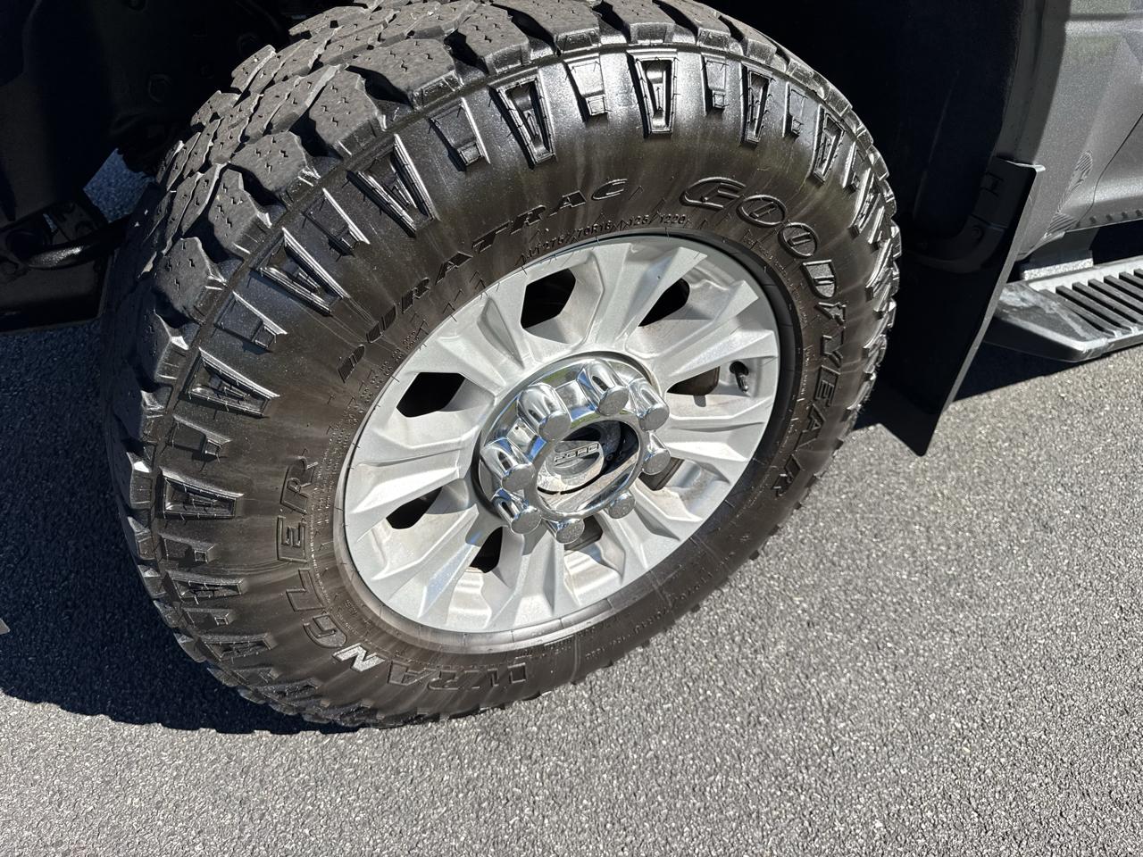 Ford Super Duty F-350 SRW XLT 4WD SuperCab 8' Box 2022