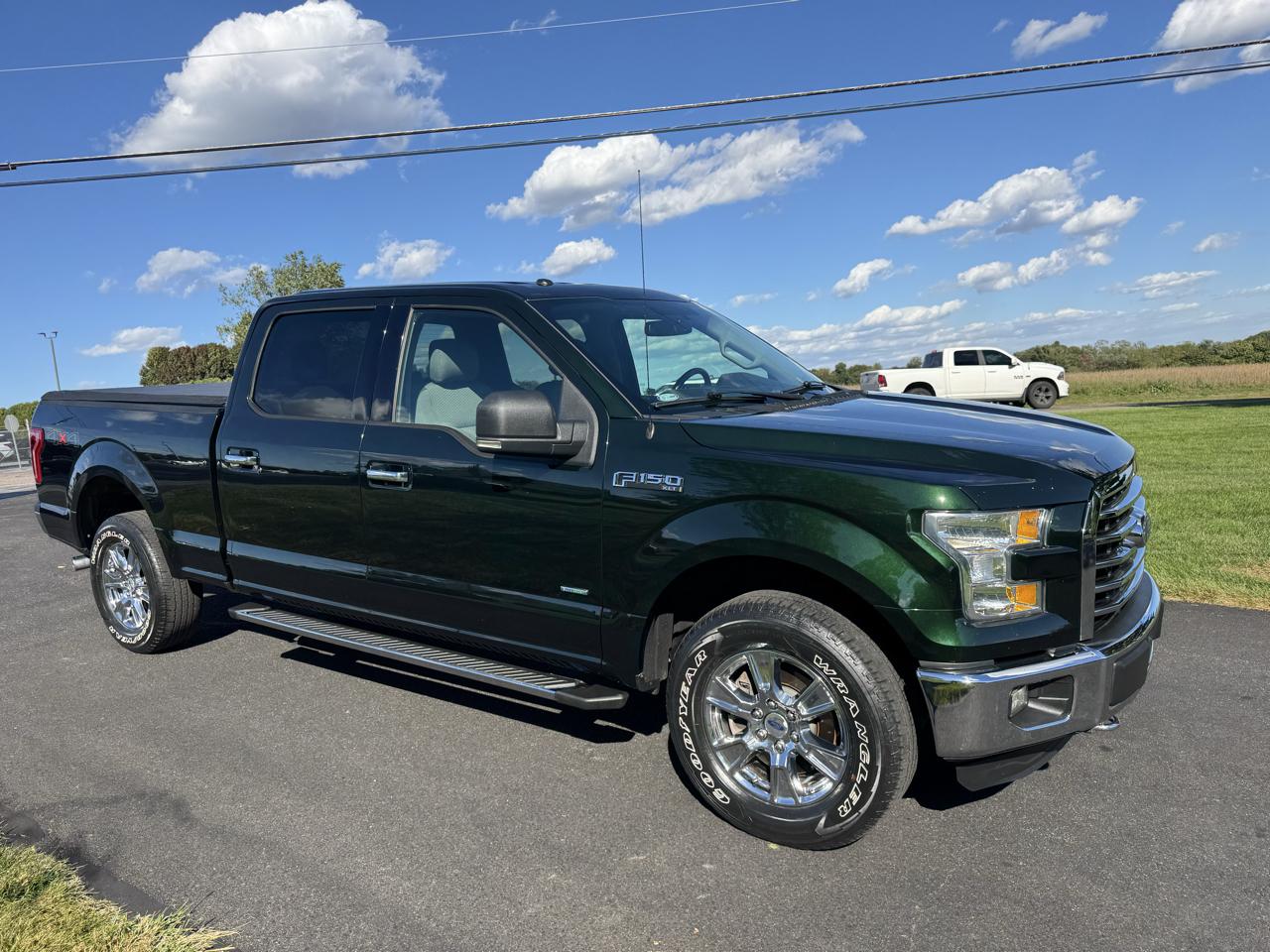 Ford F-150 4WD SuperCrew 157" Lariat w/HD Payload Pkg 2015
