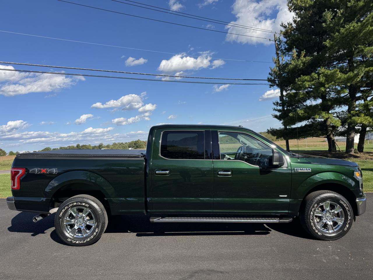 Ford F-150 4WD SuperCrew 157" Lariat w/HD Payload Pkg 2015