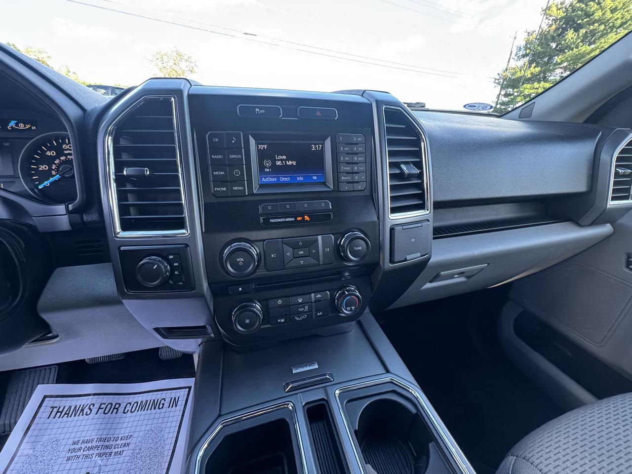 Ford F-150 4WD SuperCrew 157" Lariat w/HD Payload Pkg 2015