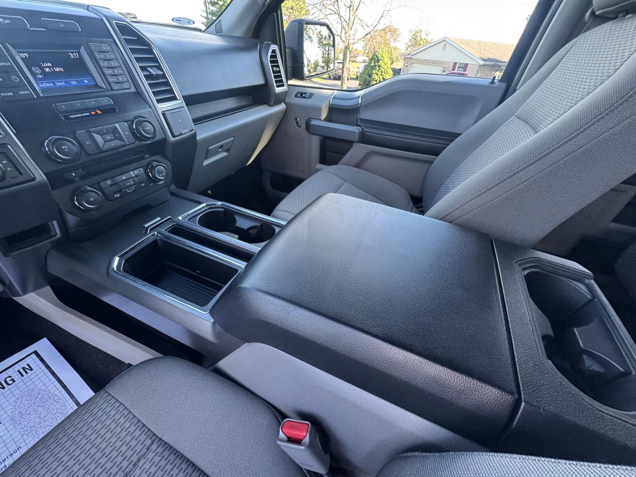 Ford F-150 4WD SuperCrew 157" Lariat w/HD Payload Pkg 2015