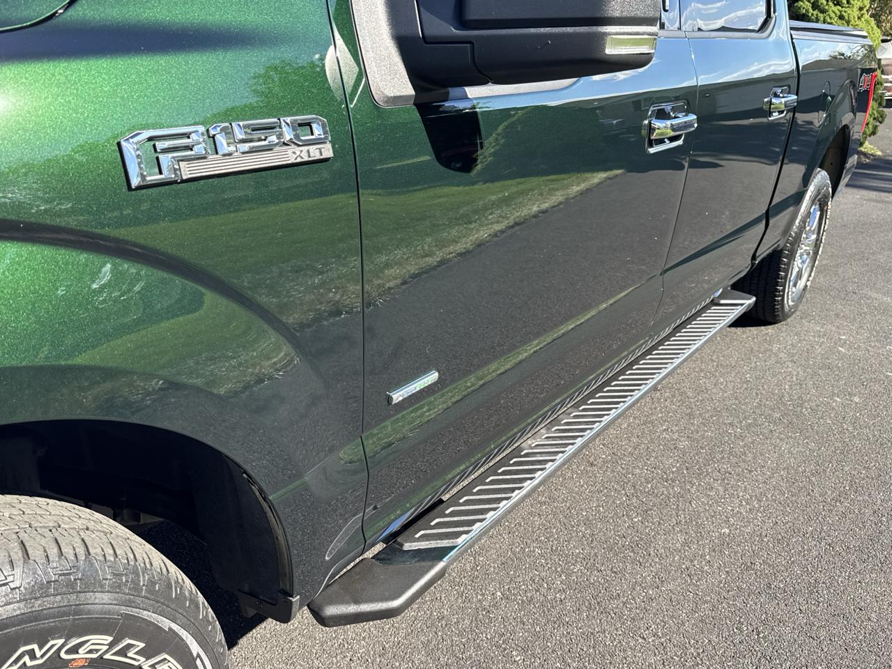 Ford F-150 4WD SuperCrew 157" Lariat w/HD Payload Pkg 2015